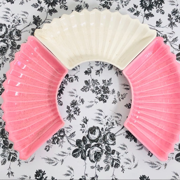 Calif usa Other - SERVING DISH SET OF 3 COLORS PINK AND WHITE